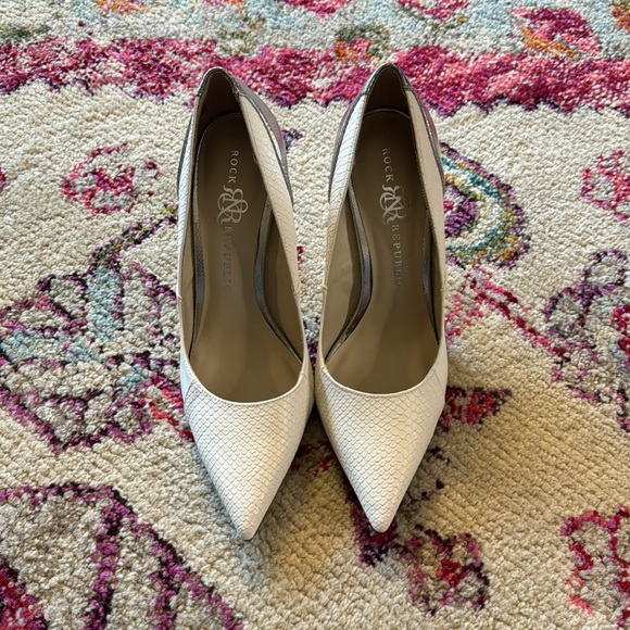 Rock n’ Republic White & Silver Heels - Picture 3 of 7